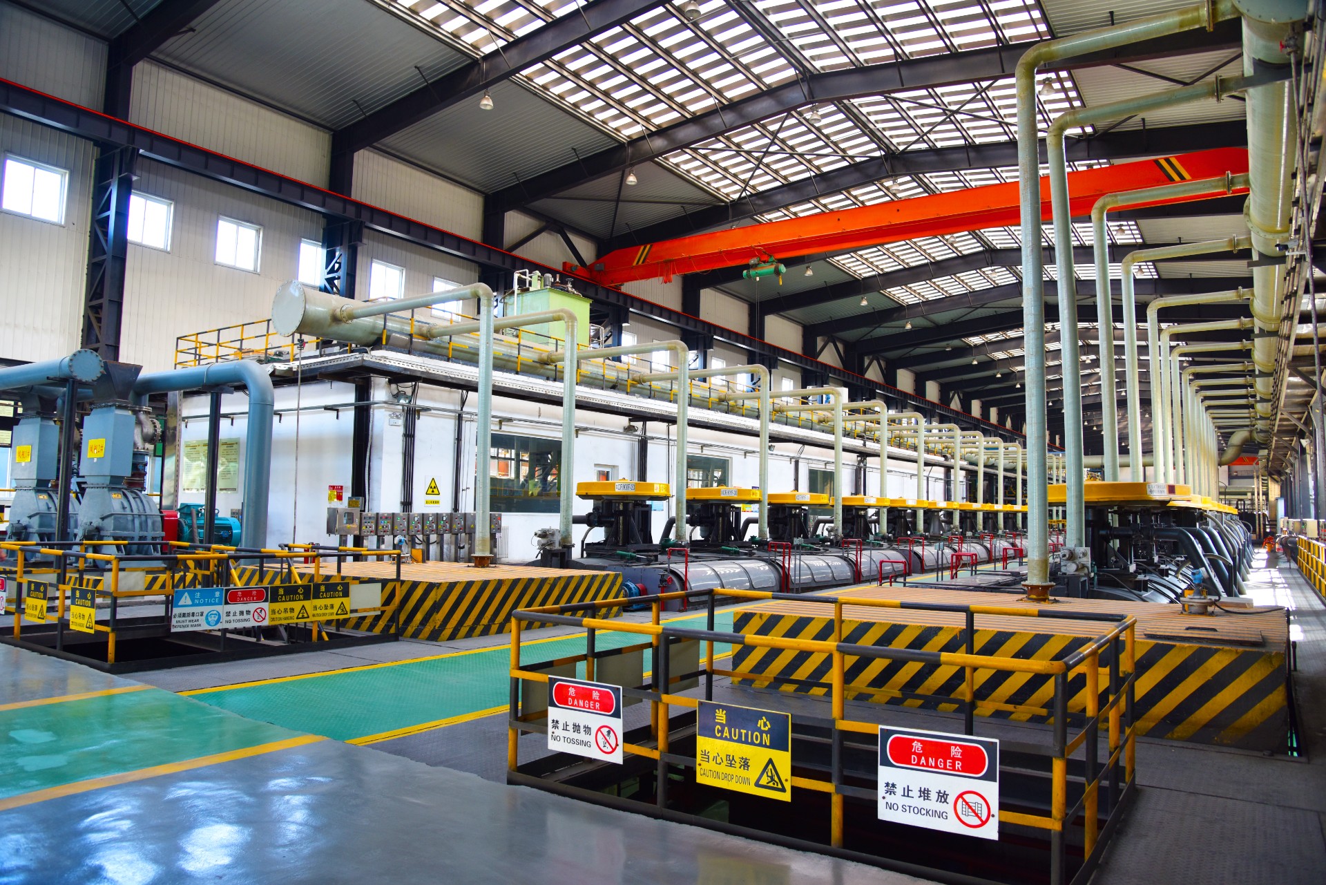 1712624632394030057.jpg 金翅嶺金礦車(chē)間.jpg